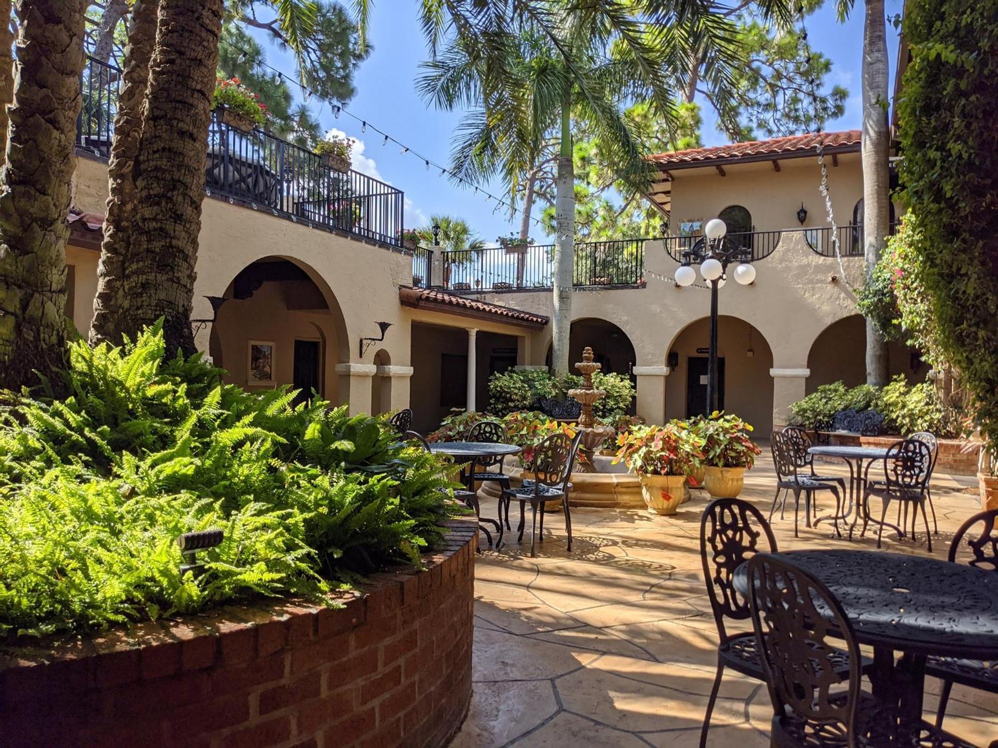 Mission And Club Howey-in-the-Hills